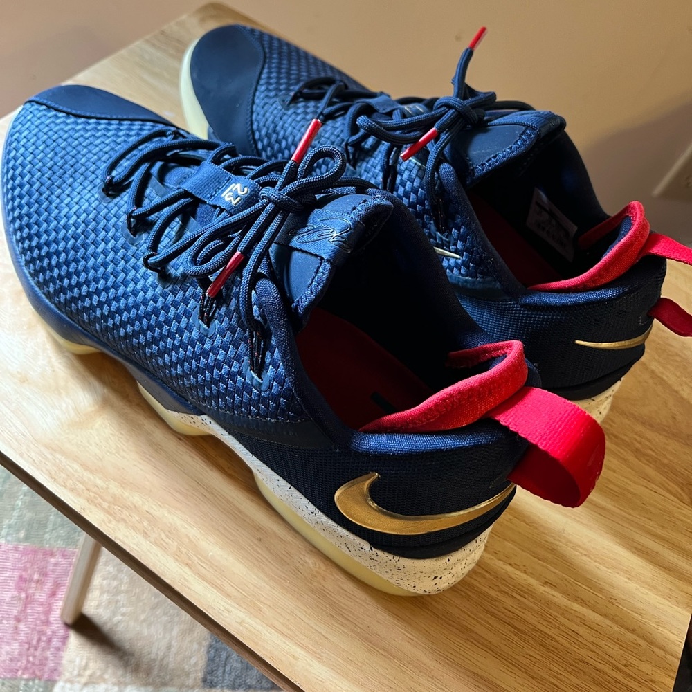 Nike LeBron 14 XIV Low “Midnight Navy”